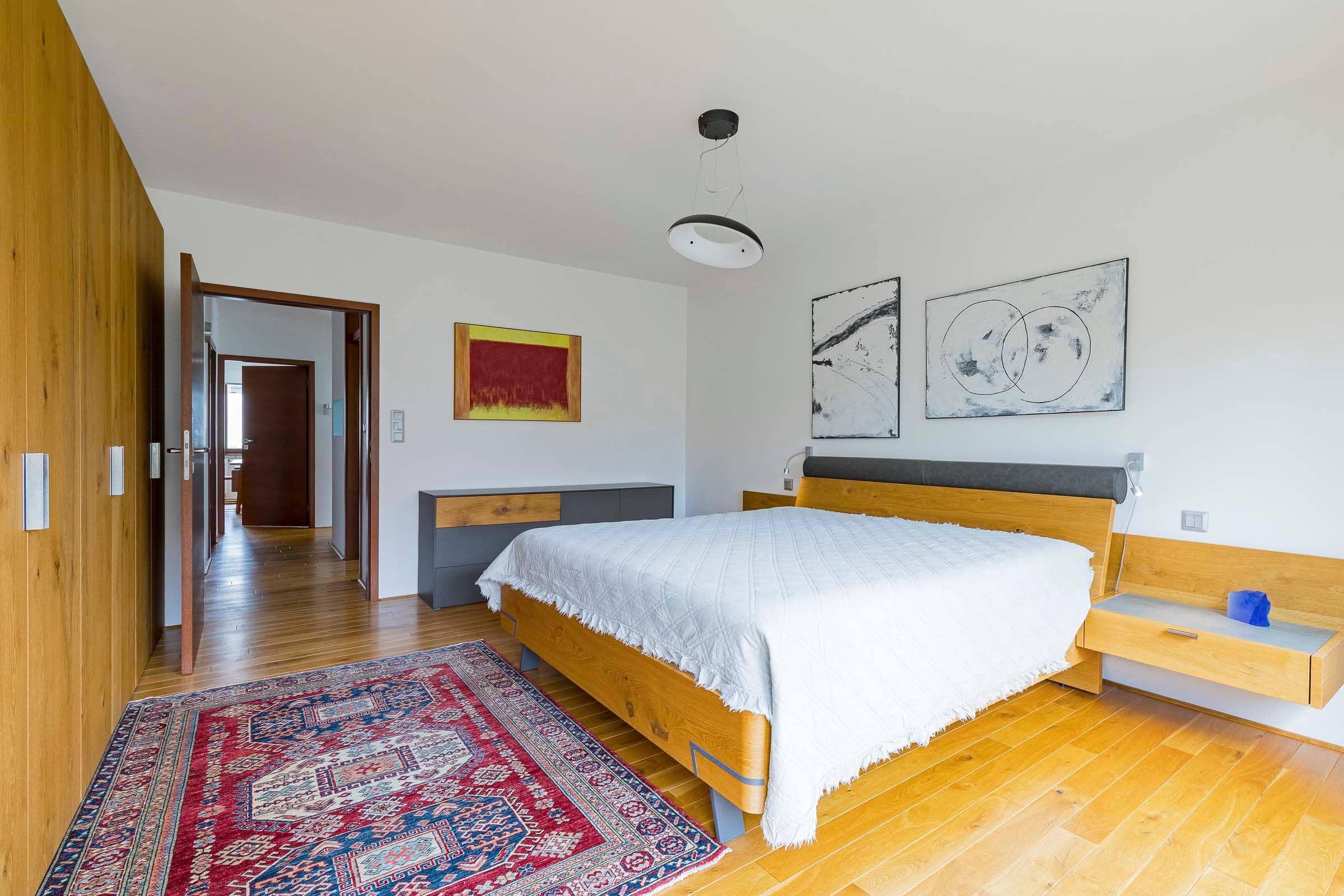 Semi-detached house U pate baterie