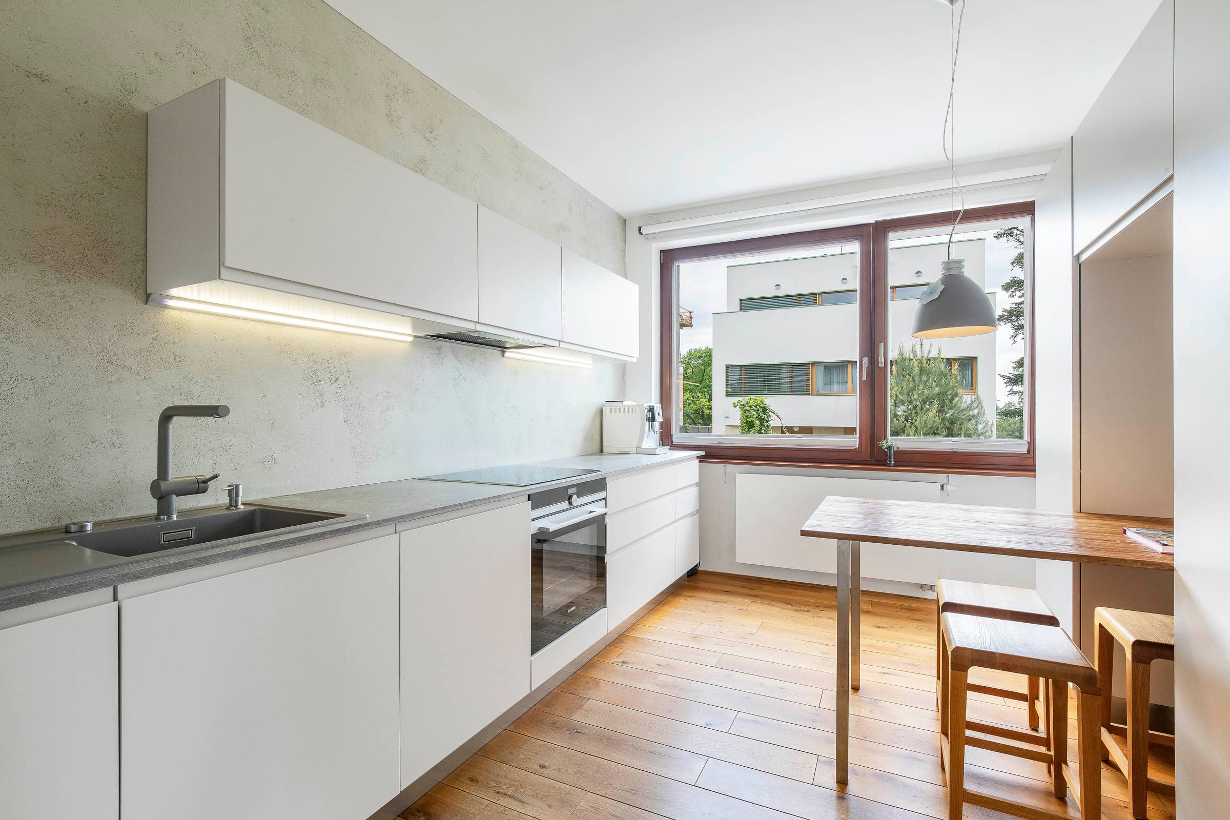 Semi-detached house U pate baterie