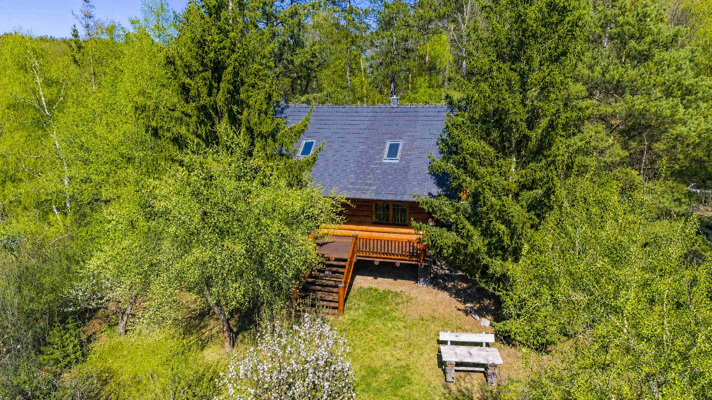 Log cabin Nenacovice
