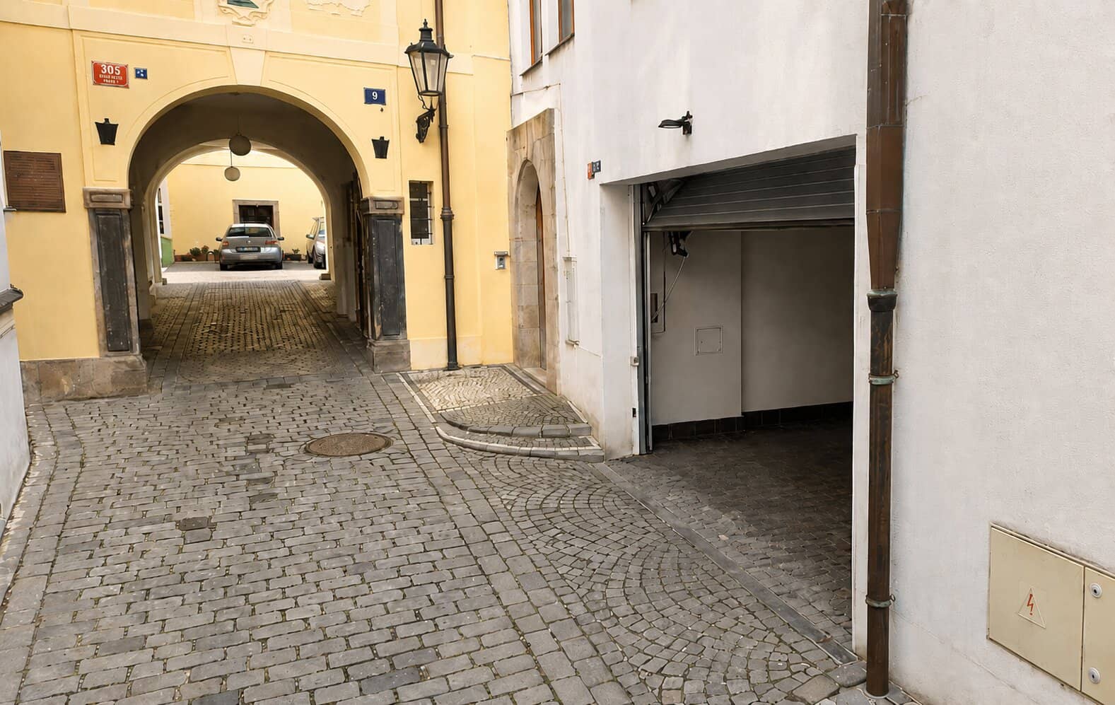Garage parking space Vlasska