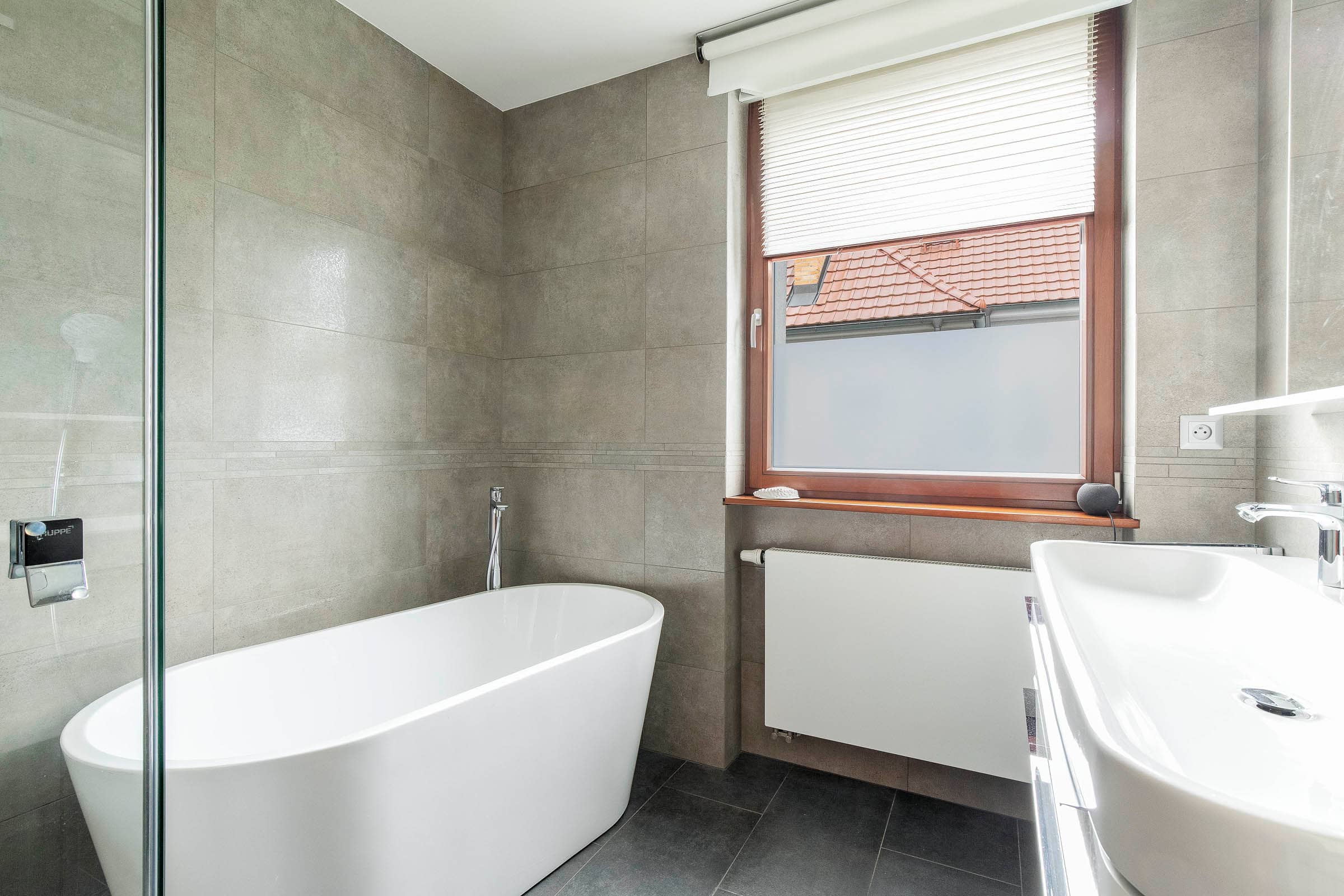 Semi-detached house U pate baterie