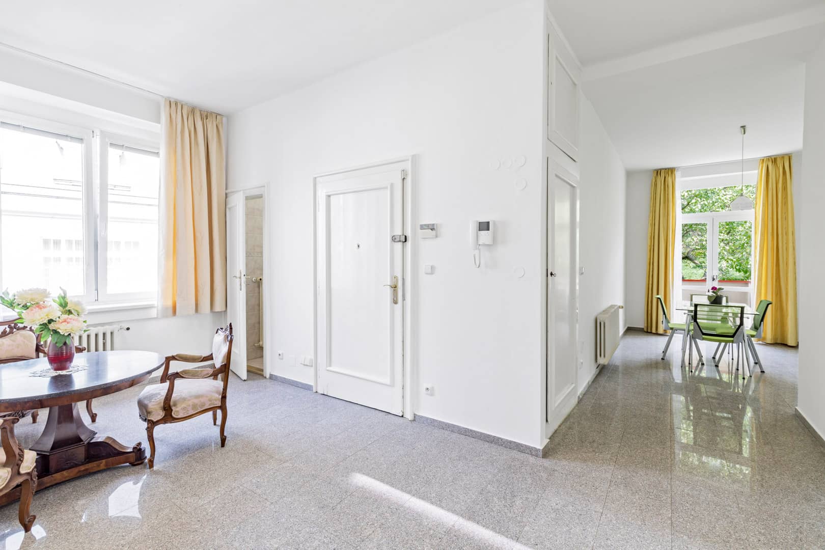 Apartment Pomezni