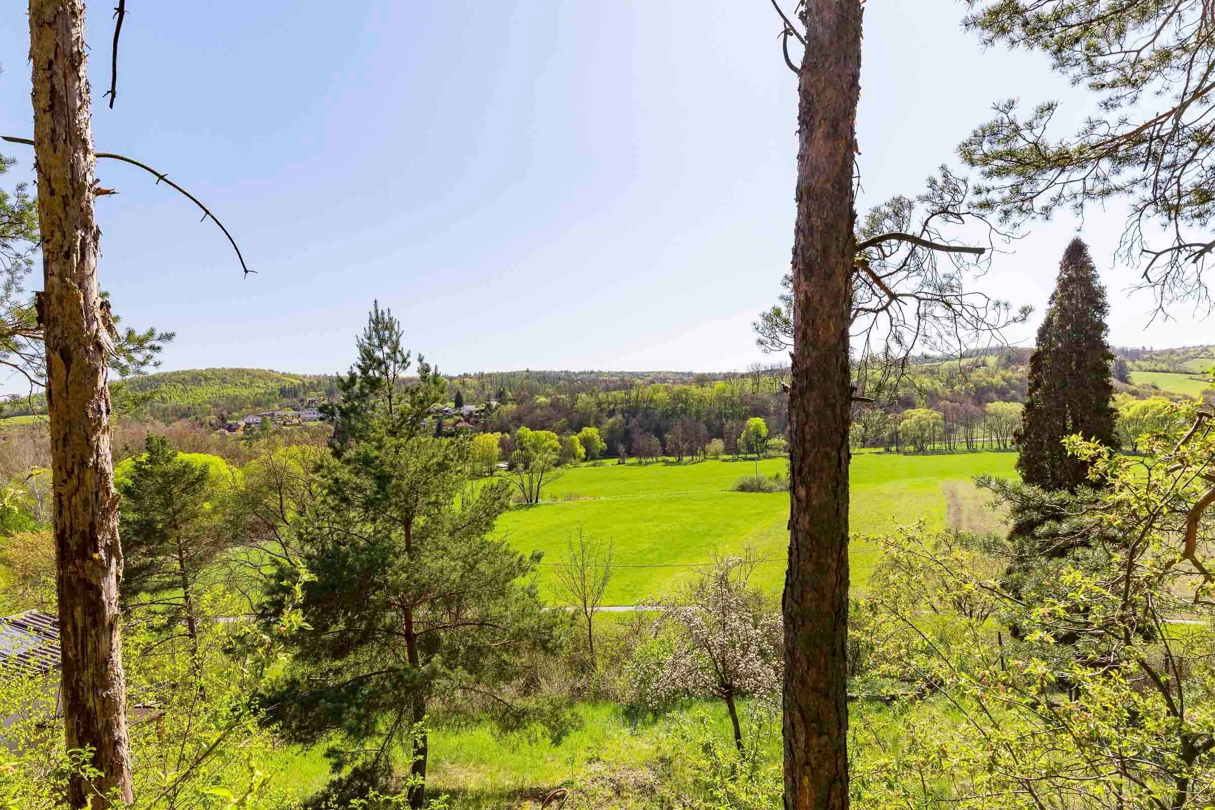 Land Nenacovice