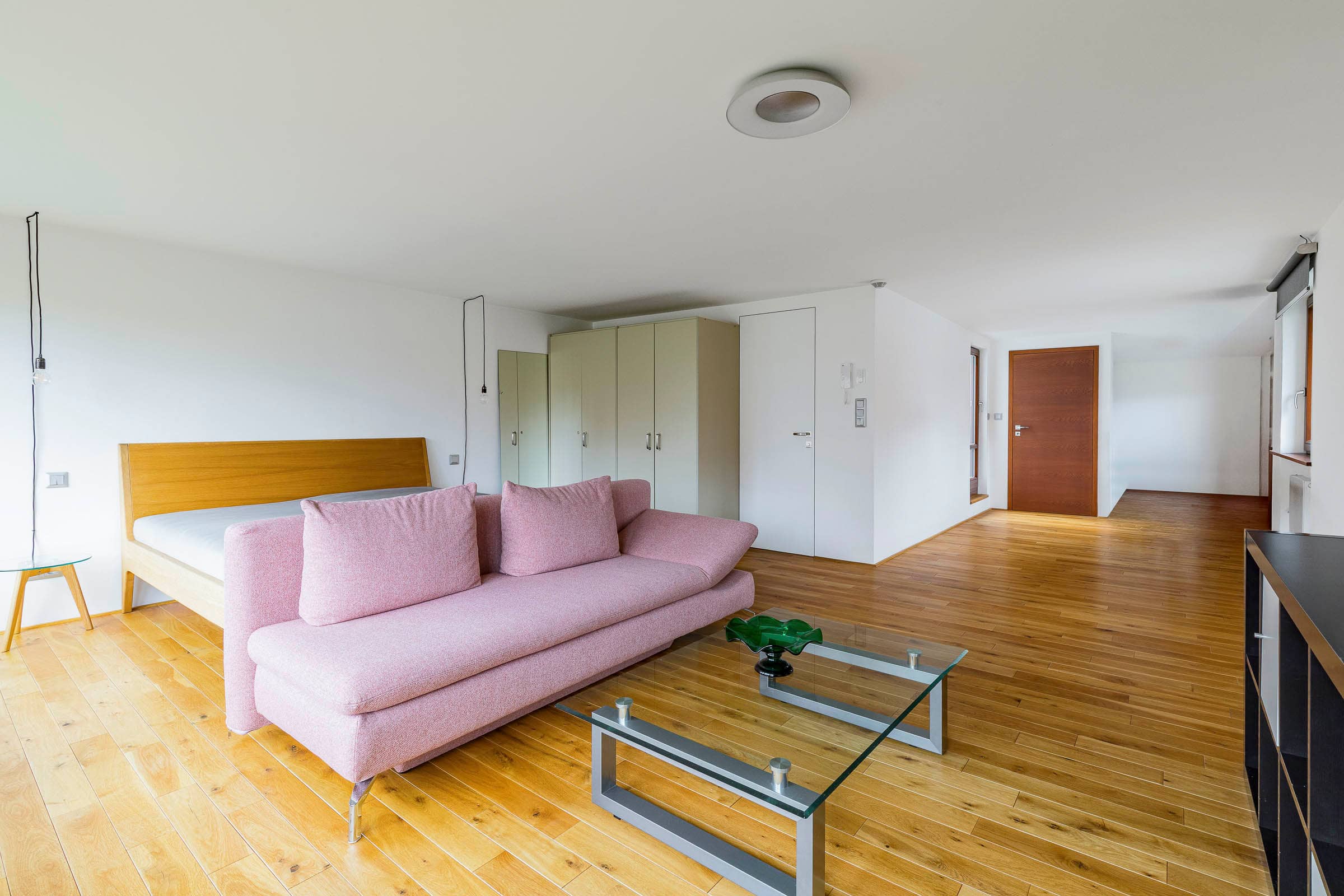 Semi-detached house U pate baterie