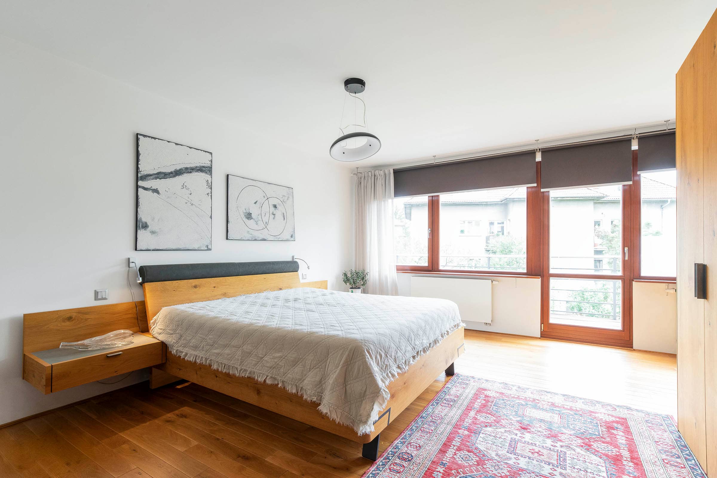 Semi-detached house U pate baterie