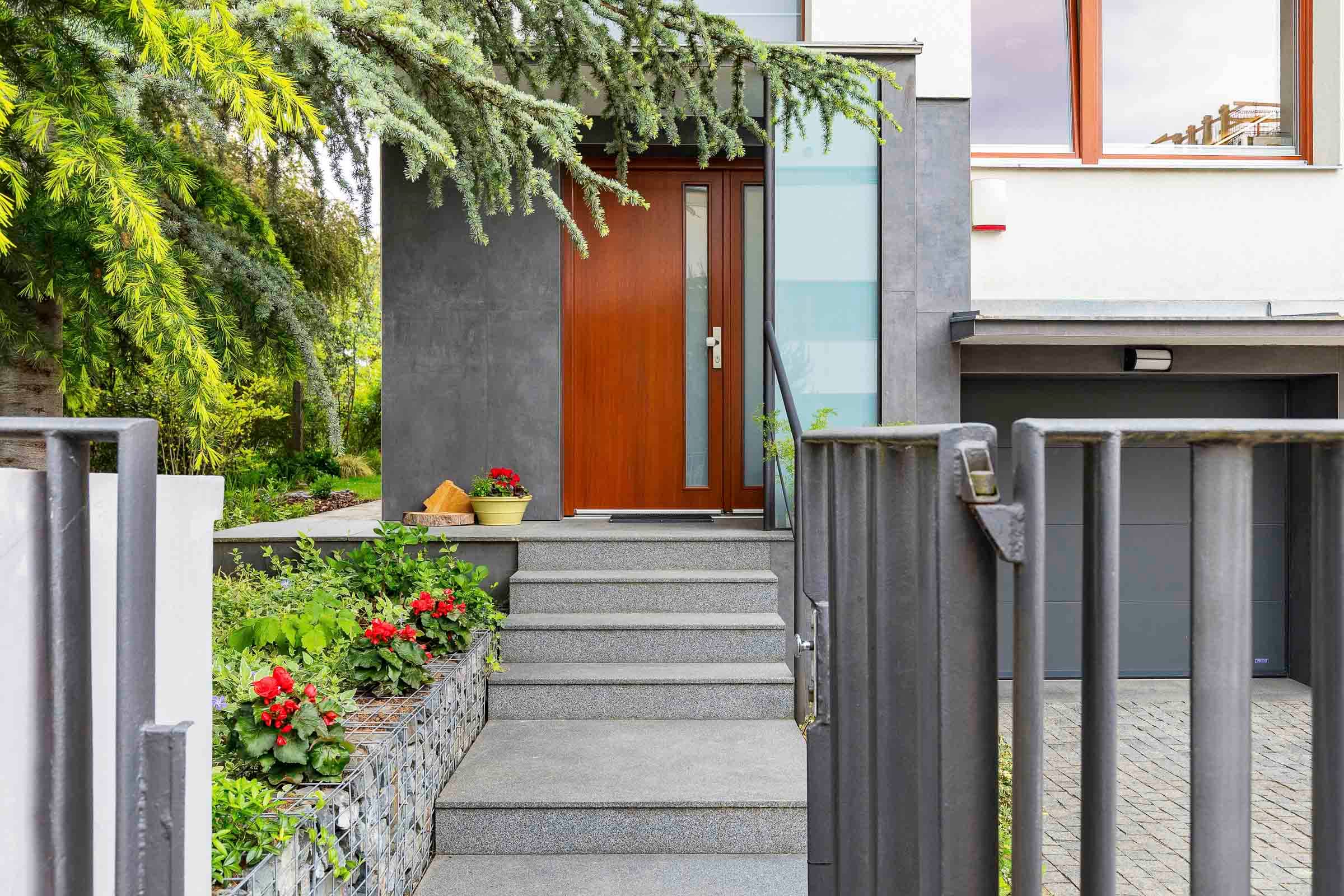 Semi-detached house U pate baterie