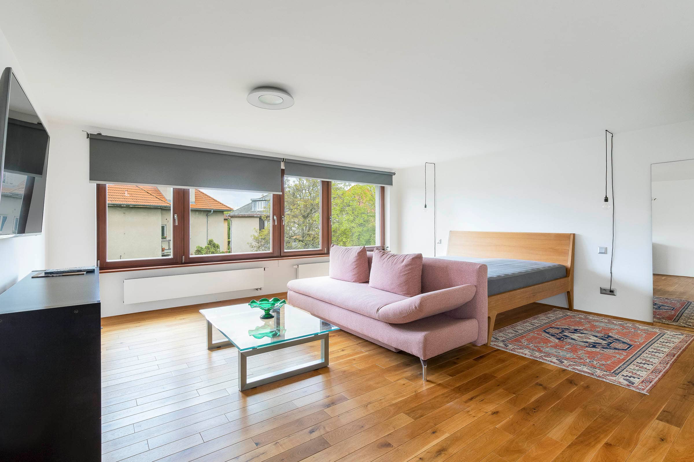 Semi-detached house U pate baterie