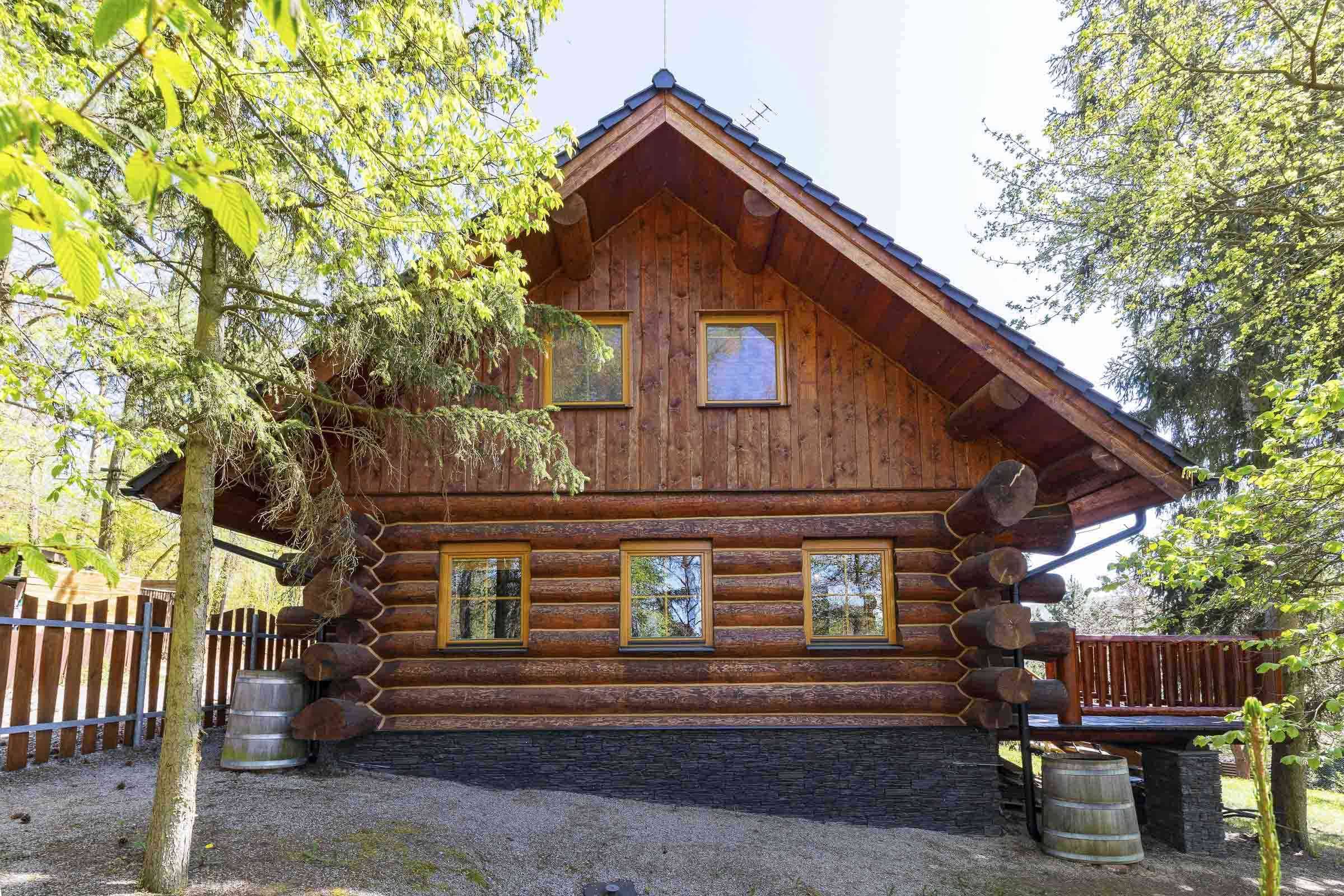Log cabin Nenacovice