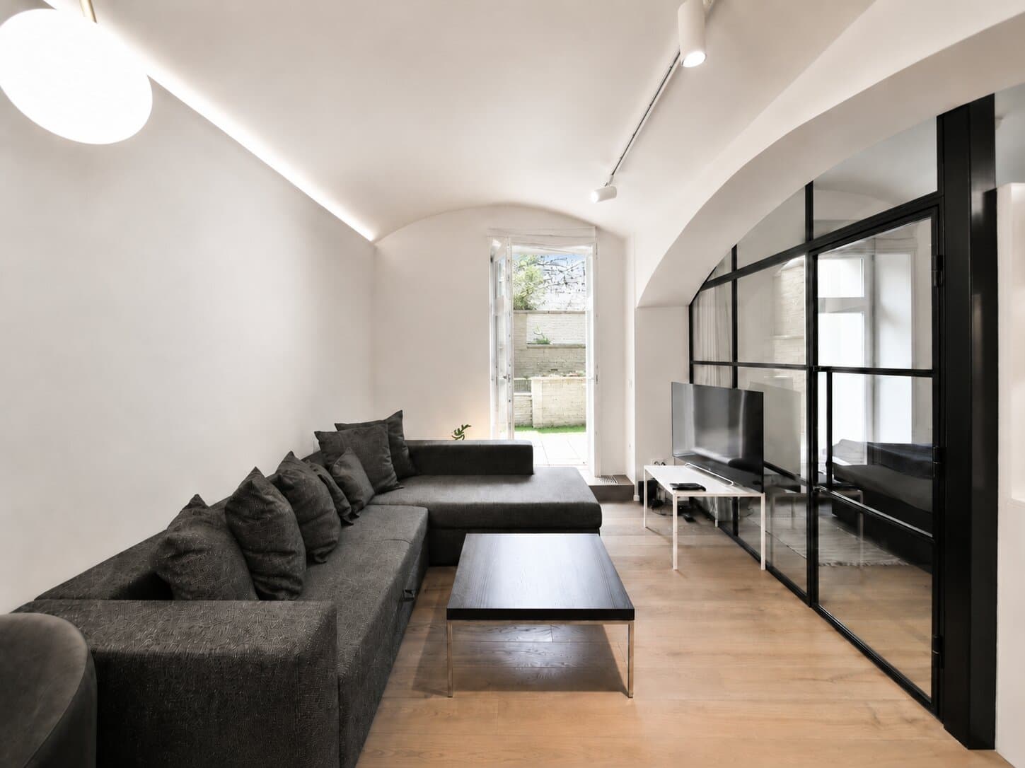 Gallery item 6